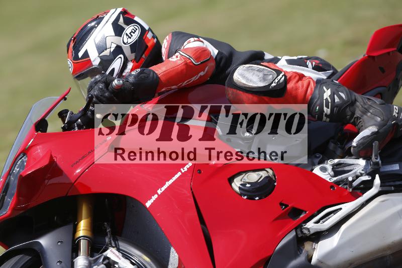 /27 12.06.2025 Ducati Schweiz Trackday Warmup  ADR/gelb-jeaune/44